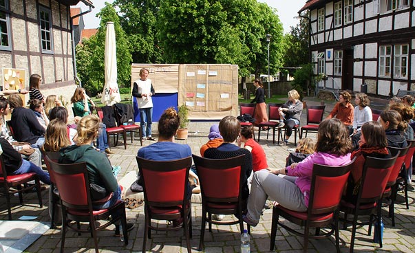 An outdoor seminar. Photo: Bernadette Lier